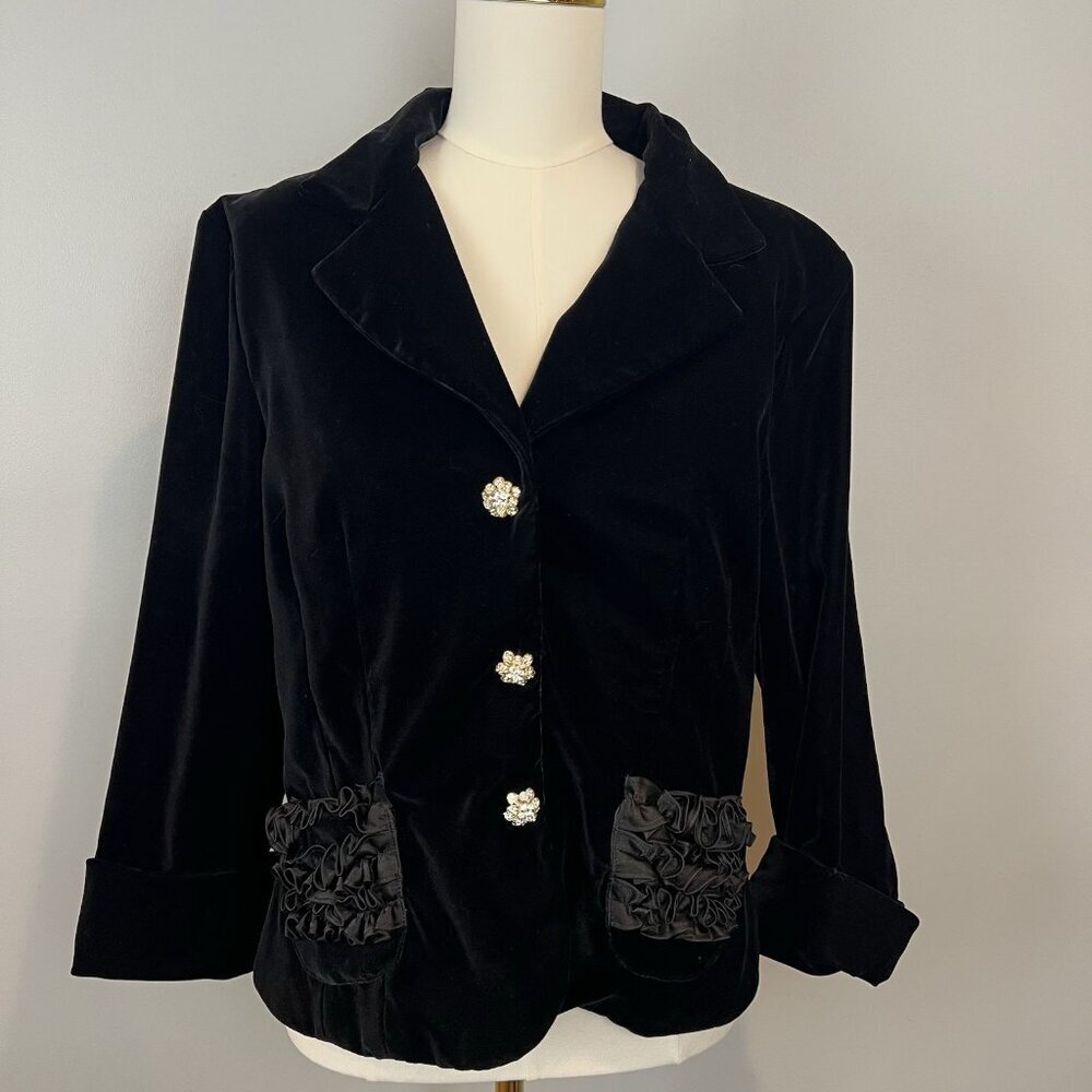 Cachet Black Velvet Blazer Womens Size 14 Rhinestone Brooch Snaps Ruffle Pockets